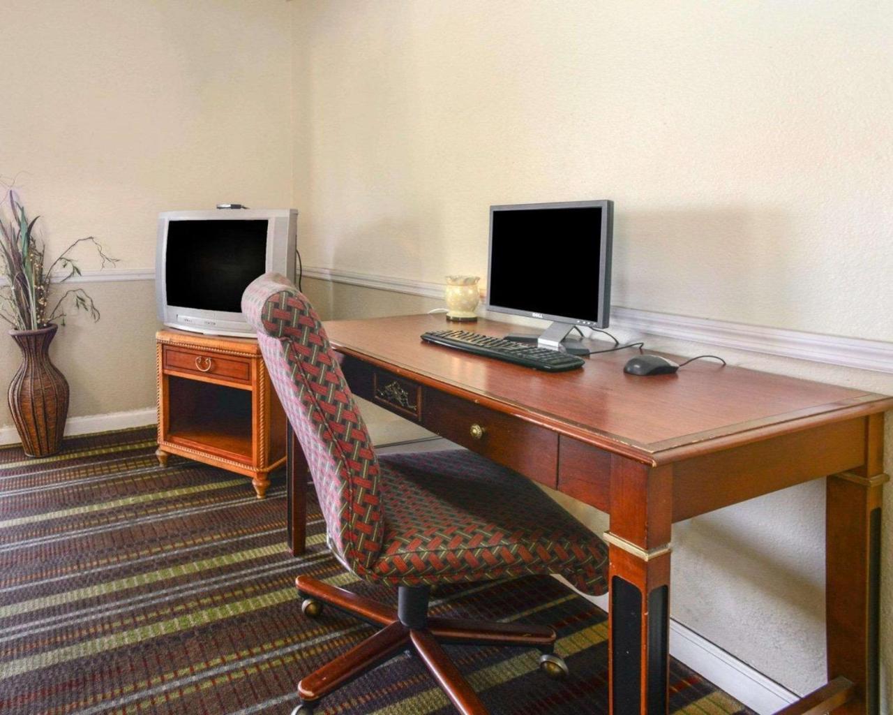 Econo Lodge Inn & Suites Carbondale Extérieur photo