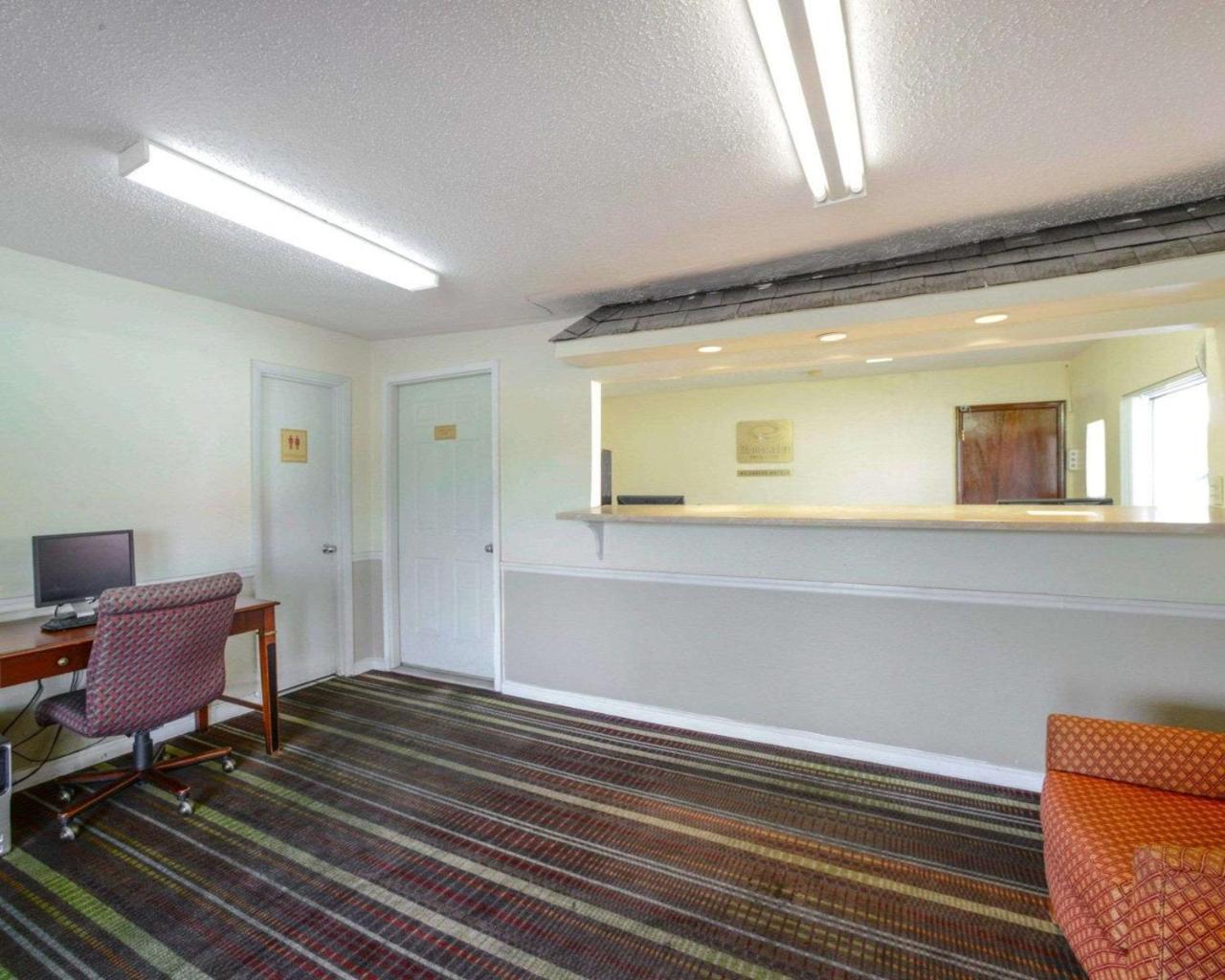 Econo Lodge Inn & Suites Carbondale Extérieur photo