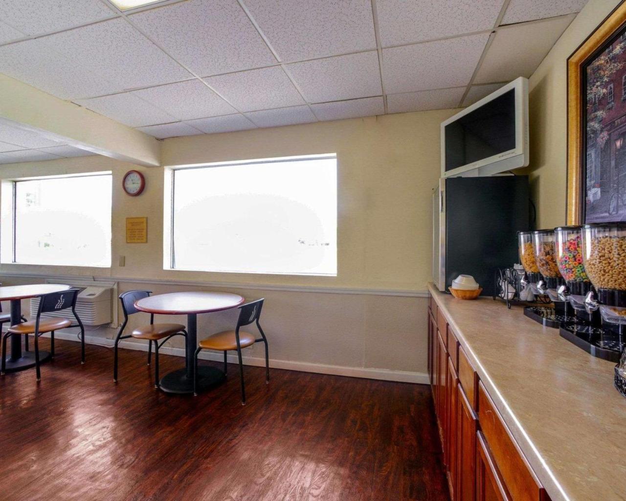 Econo Lodge Inn & Suites Carbondale Extérieur photo