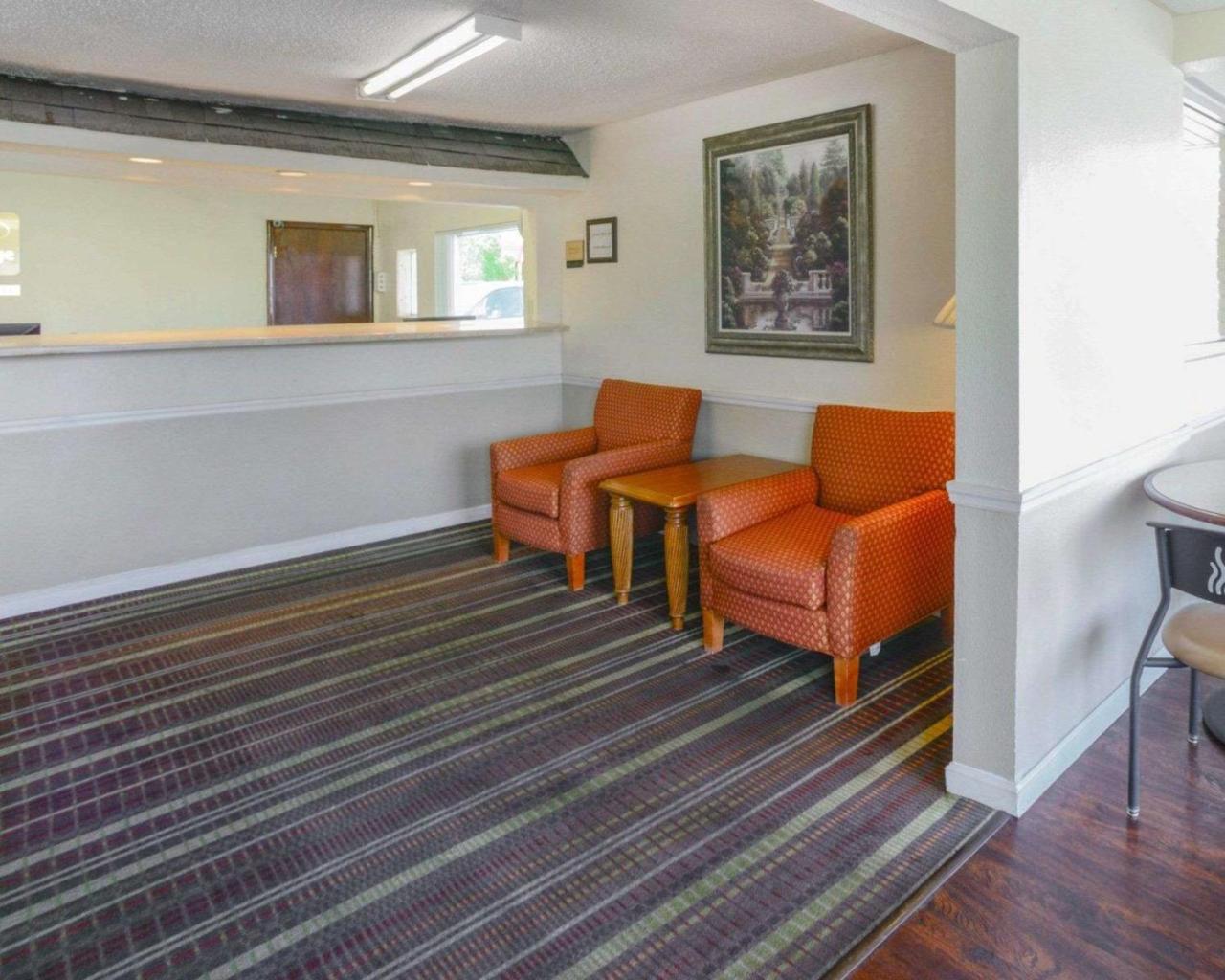 Econo Lodge Inn & Suites Carbondale Extérieur photo