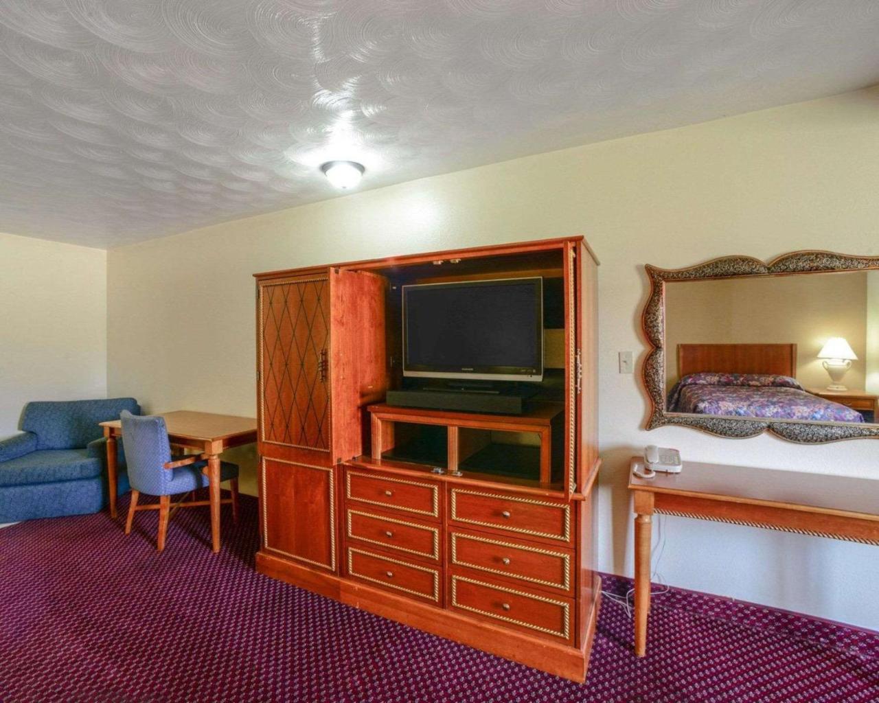 Econo Lodge Inn & Suites Carbondale Extérieur photo